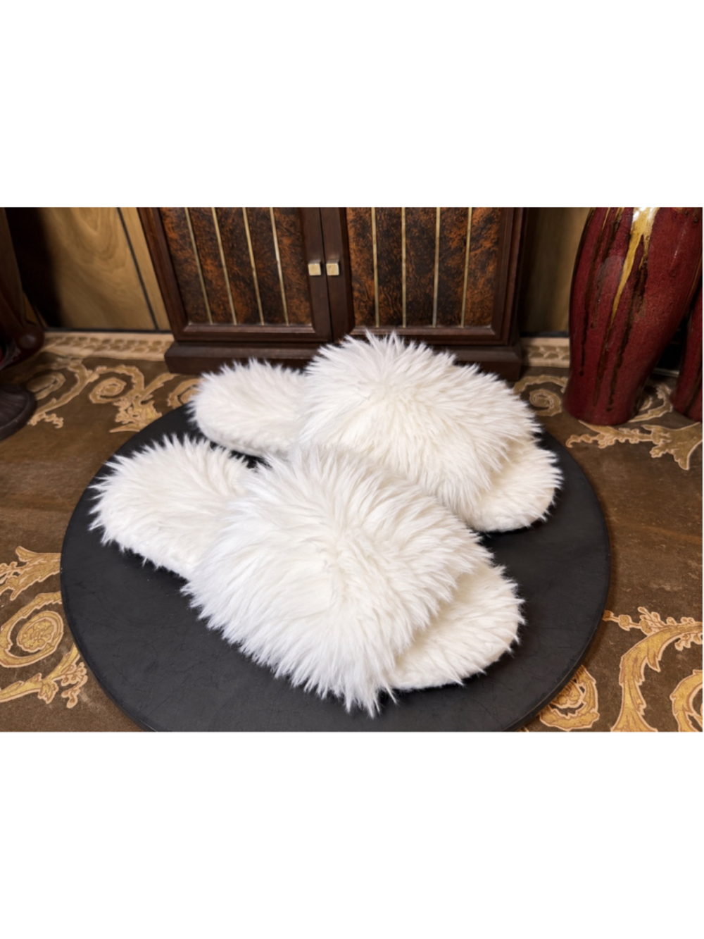 White Faux Fur Open Toe Slippers Womens Size 8.5 Plush Indoor House Shoes